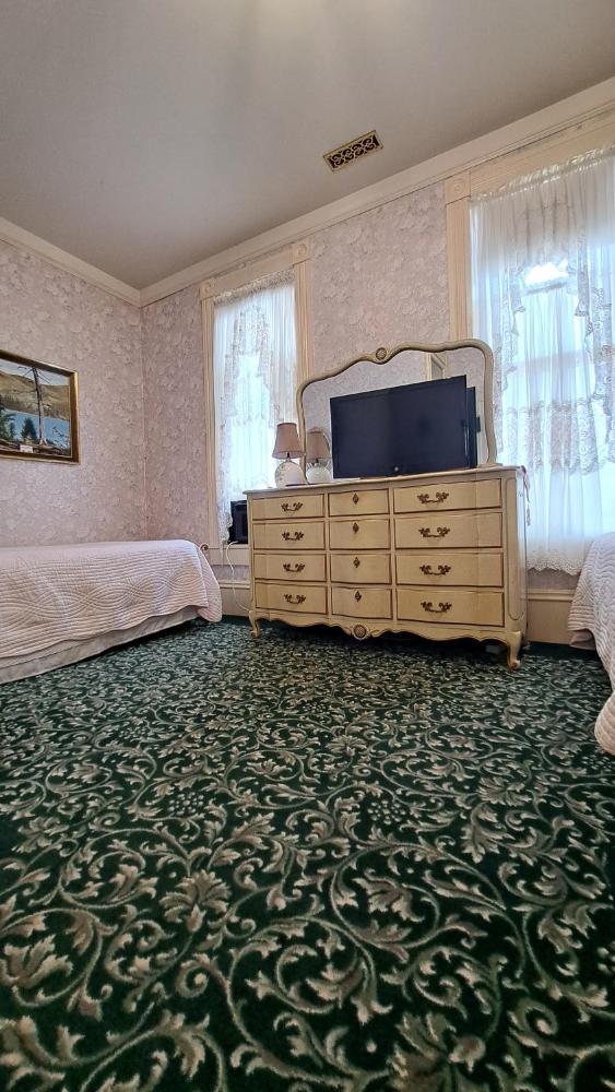Budget Double Room interior